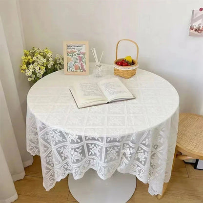 Antique Lace Tablecloth - Elegant Decor for Any Occasion
