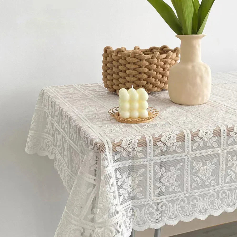 Antique Lace Tablecloth - Elegant Decor for Any Occasion