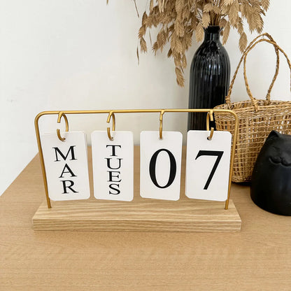 Calendário perpétuo de madeira elegante para uma organização elegante